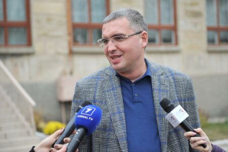 Додон получил указание из-за рубежа уволить главу спецслужб