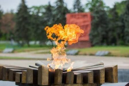 24 августа: День памяти и гордости