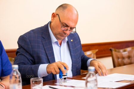 Инвестиции в будущих чемпионов: В Бельцах запущен проект по ремонту спортшколы