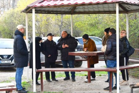 Команда Нашей Партии и примар Бельц Александр Петков обсудили с жителями микрорайона «Рындуника» ремонт улиц и планы по развитию города